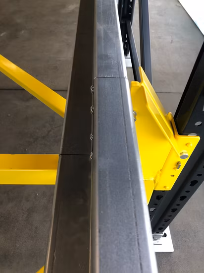 Más espacio con almacenamiento inteligente Sistema de montaje exclusivo Radio Shuttle Racking.